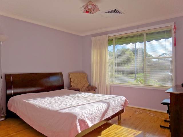 10 Macedon Street, BOSSLEY PARK, NSW 2176