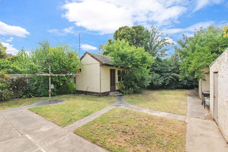 27 Moorookyle Avenue, HUGHESDALE, VIC 3166