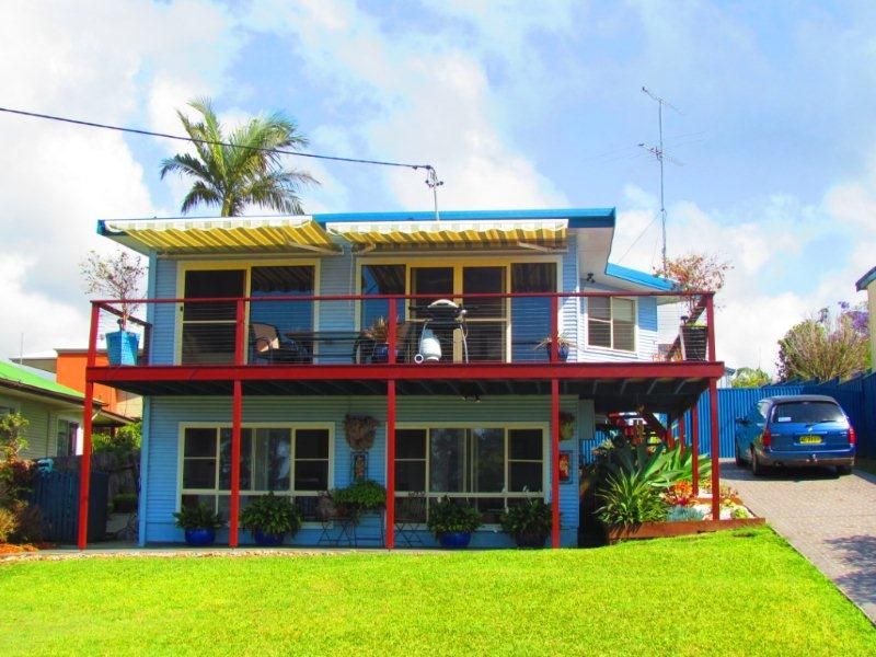 12 Riverside Drive, NAMBUCCA HEADS NSW 2448