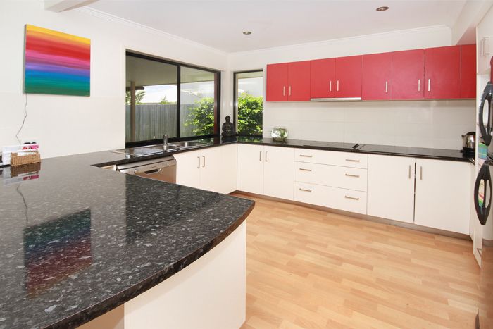 8 Domatia Place, MERIDAN PLAINS, QLD 4551