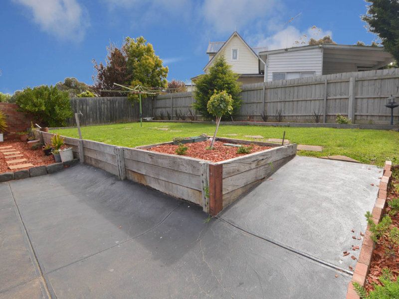 30 Vineyard Road, SUNBURY VIC 3429