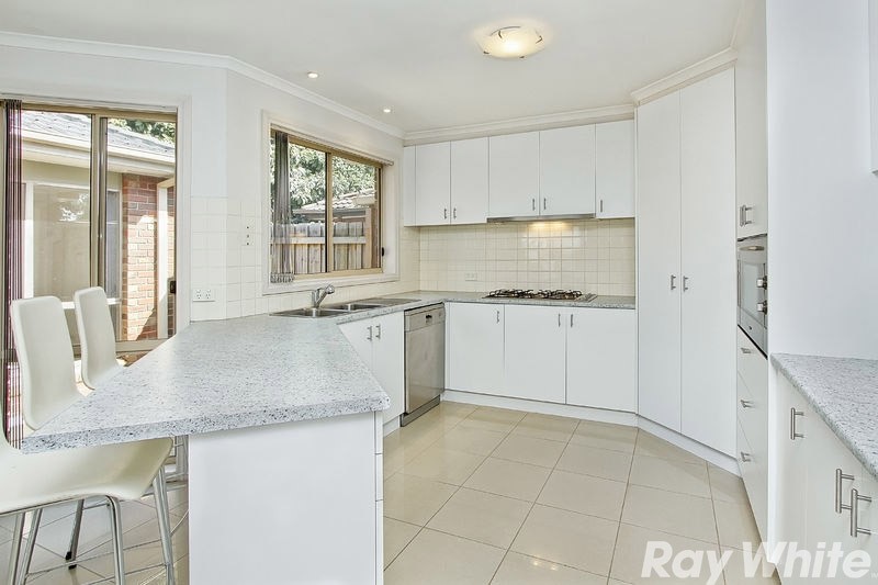 15 Second Avenue, ROWVILLE, VIC 3178