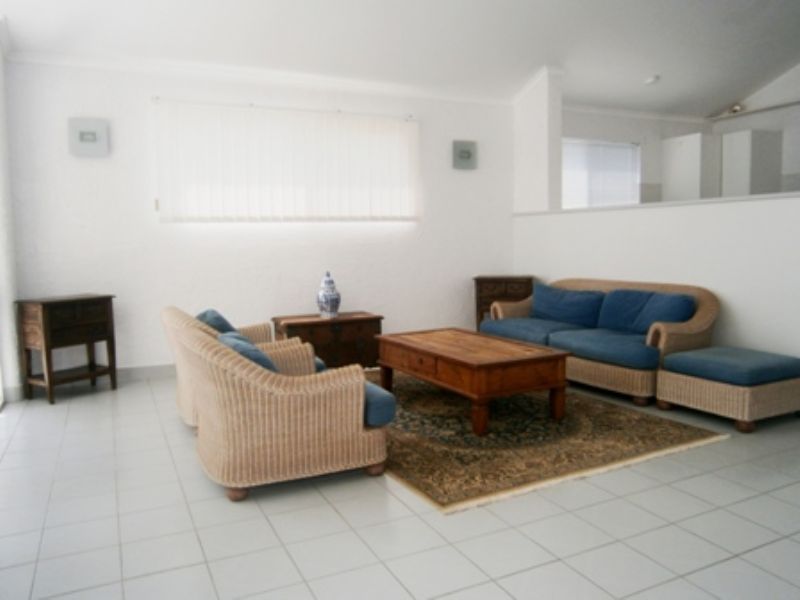 40 Hibiscus Lane, HOLLOWAYS BEACH, QLD 4878