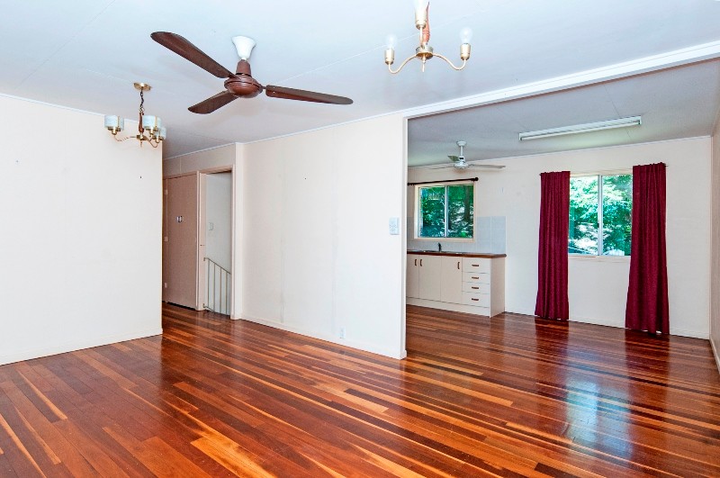 2 Knight Avenue, SILKSTONE, QLD 4304