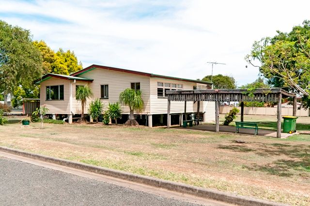 17-19 Hall Street, PEAK CROSSING, QLD 4306