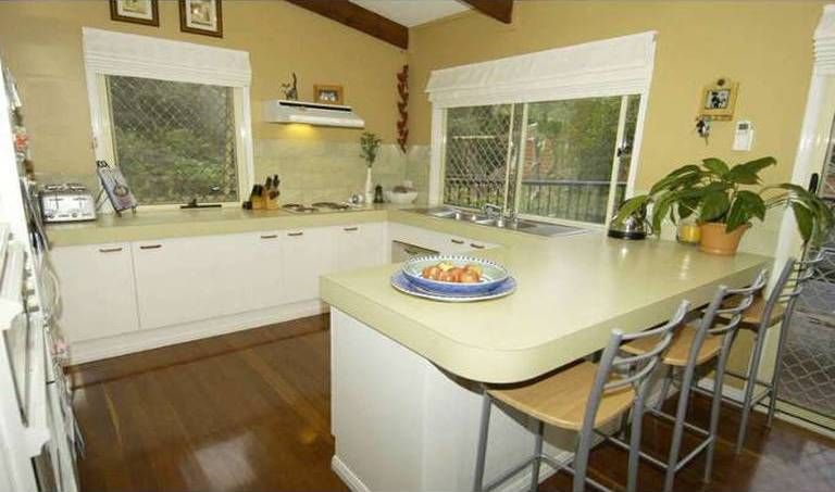 16 Bindoon Close, ELANORA, QLD 4221