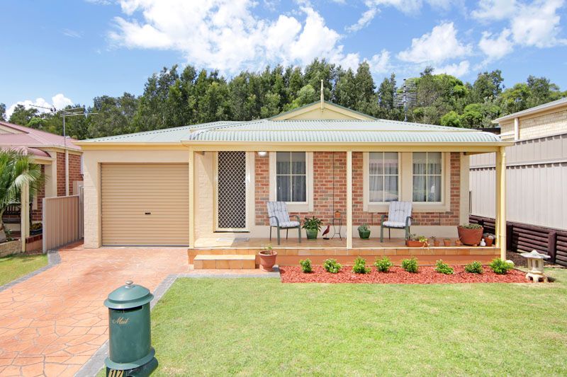 17 Woodbridge Crescent, LAKE MUNMORAH NSW 2259
