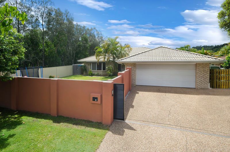 8 Casuarina Drive, ELANORA, QLD 4221