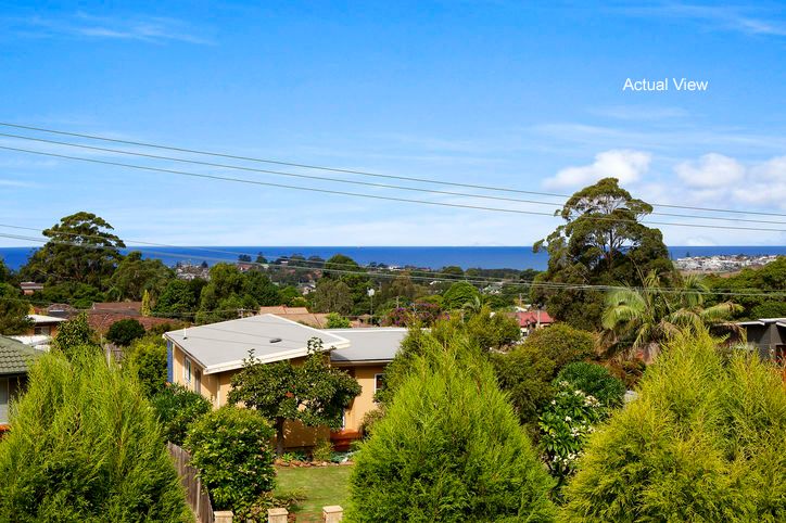 8 Robinsville Crescent, THIRROUL NSW 2515