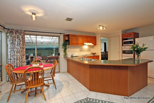27 Pulford Crescent, MILL PARK, VIC 3082