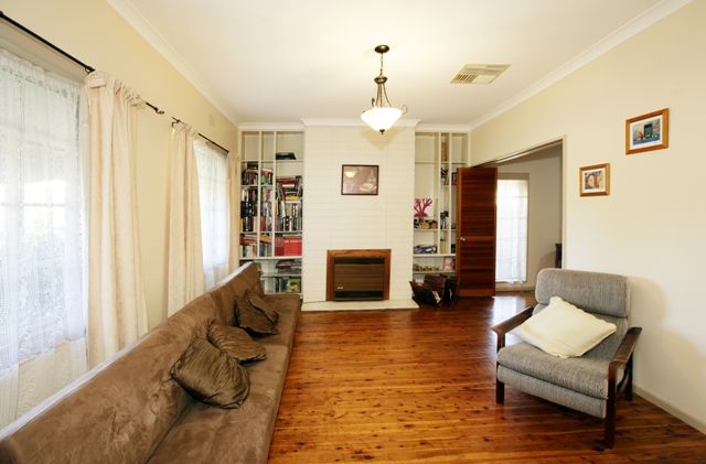 5 Moran Street, TOLLAND, NSW 2650