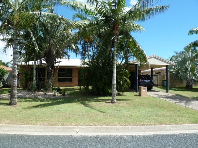 8 Hayman Court, BUCASIA QLD 4750
