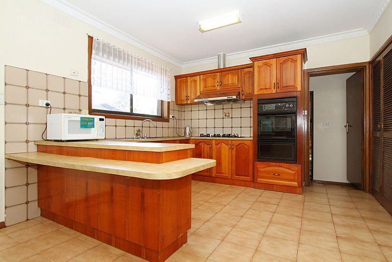 1 Madera Drive, THOMASTOWN, VIC 3074