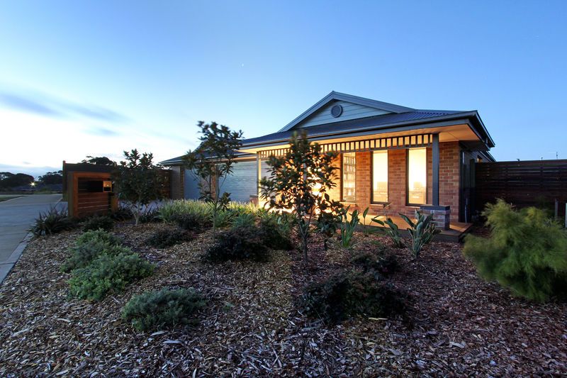 7 Crestwood Drive, ROSEBUD, VIC 3939