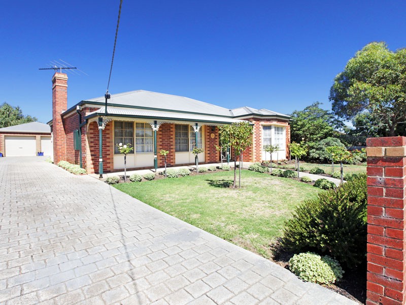 13 Ainslie Avenue, GROVEDALE, VIC 3216