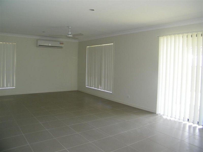 12 Iris Road, KIRKWOOD, QLD 4680