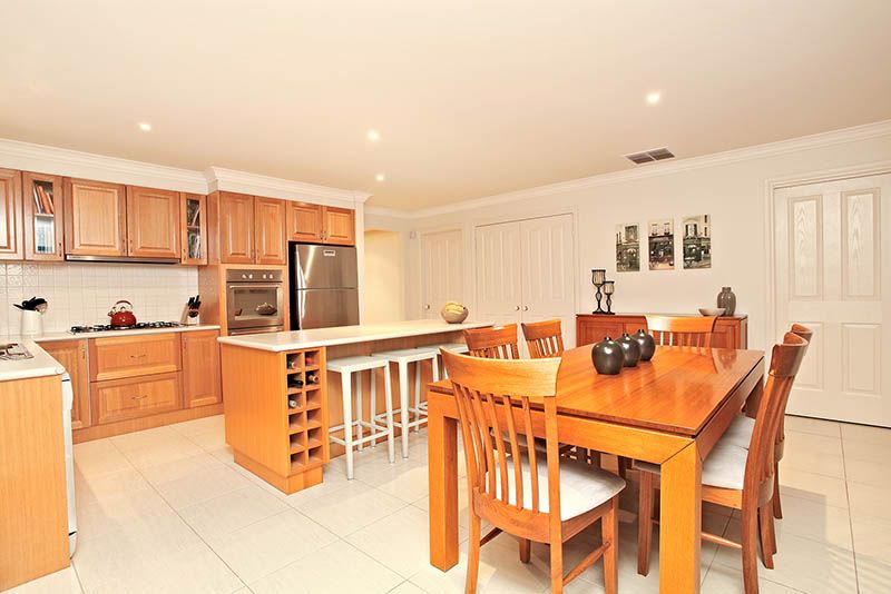 17 Maison Terrace, SOUTH MORANG, VIC 3752