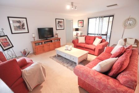 Unit 1/6 - 10 Hendy Road, BURONGA, NSW 2739