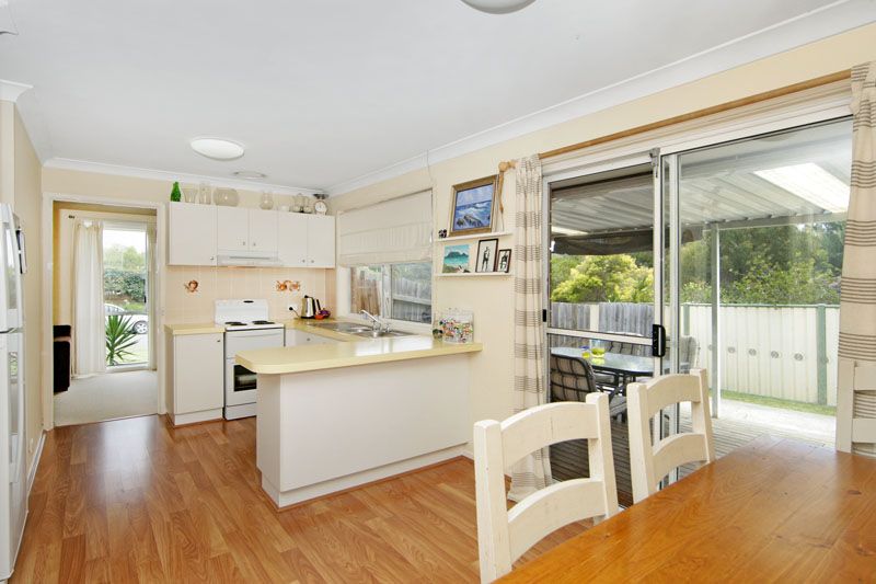 11 Lincoln Close, BATEAU BAY NSW 2261