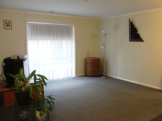 5 Azalea Avenue, PAKENHAM, VIC 3810