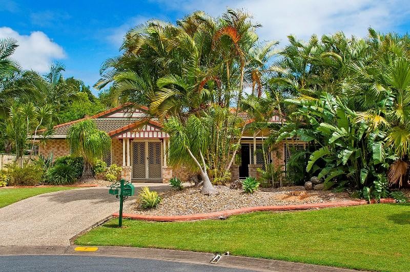 7 Greenwood Court, HELENSVALE, QLD 4212