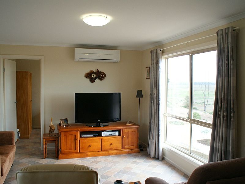 461 The Point Road, WOODS POINT, SA 5253
