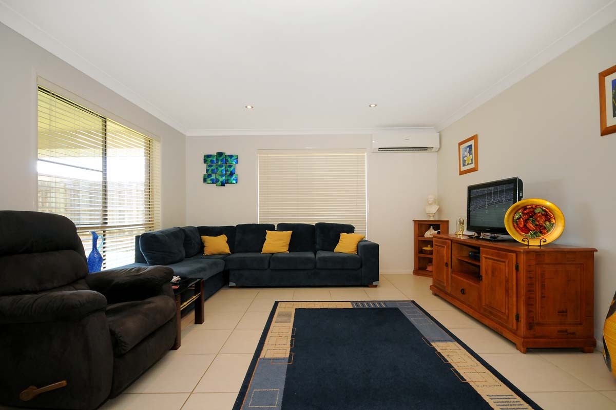 9 Opal Street, Glenvale, QLD 4350