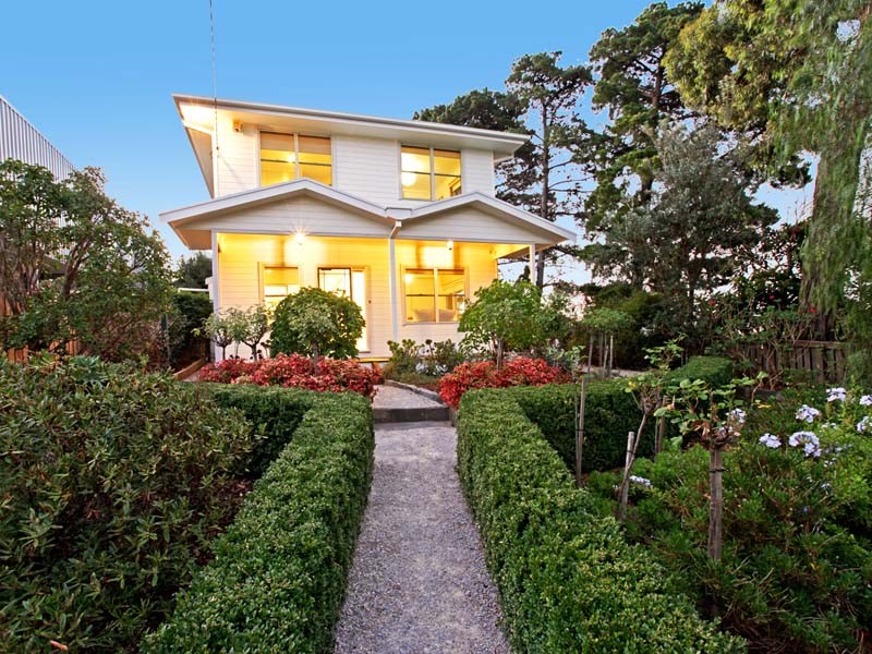 7 Seaview Parade, BELMONT, VIC 3216
