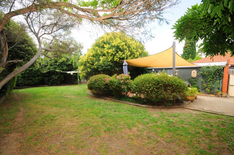 8 Grayson Drive, SCORESBY, VIC 3179