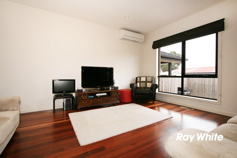 2/15 Pinnacle Avenue, FERNTREE GULLY, VIC 3156
