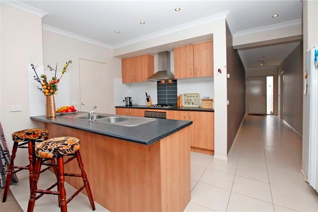 11 Falls Avenue, CRAIGIEBURN, VIC 3064