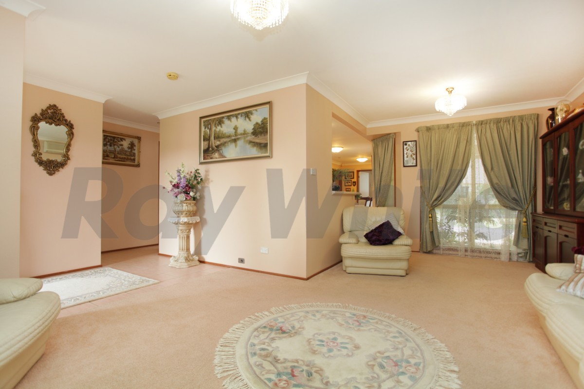 11 Magpie Place, GLENMORE PARK, NSW 2745