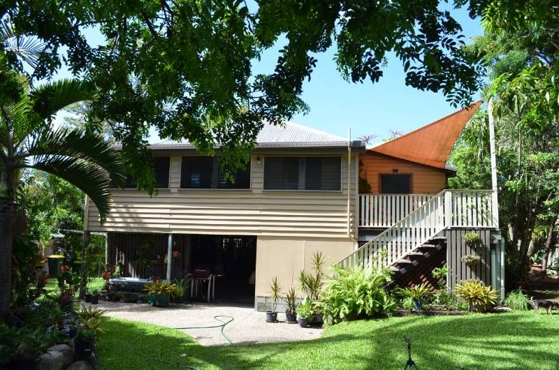 18 Roberts Street, SOUTH GLADSTONE, QLD 4680