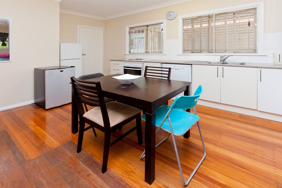 121 Marshall Road, HOLLAND PARK WEST, QLD 4121