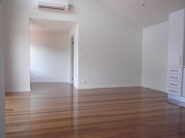 3/60 Locher Avenue, RESERVOIR, VIC 3073