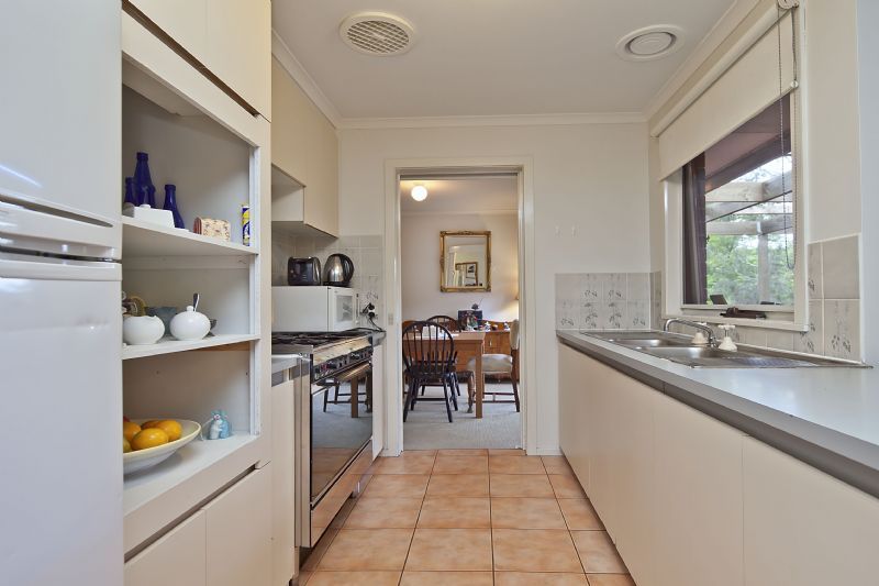 2 Linlithgow Court, FRANKSTON, VIC 3199