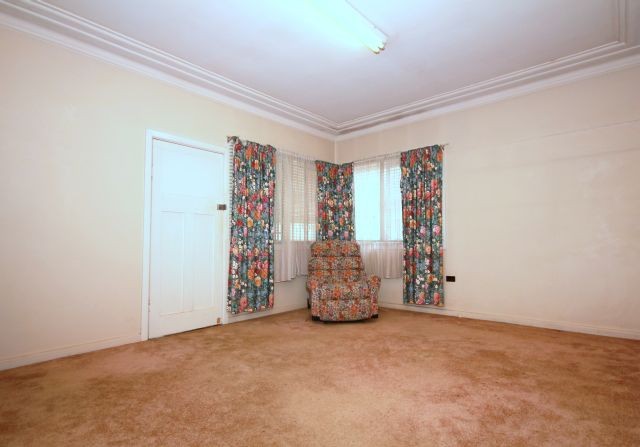 19 Bungalow Crescent, BANKSTOWN, NSW 2200