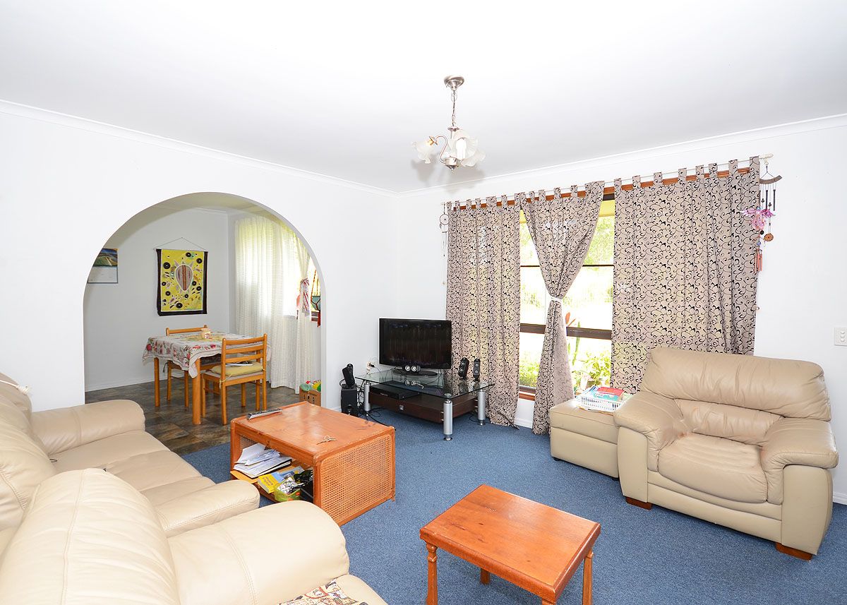 8 Diana Place, URANGAN, QLD 4655
