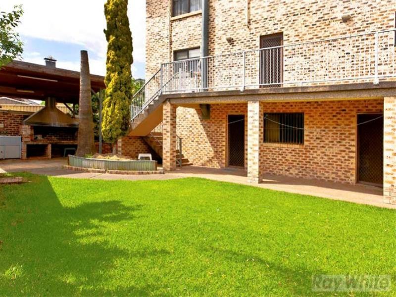 3 Yarra Place, ST JOHNS PARK, NSW 2176