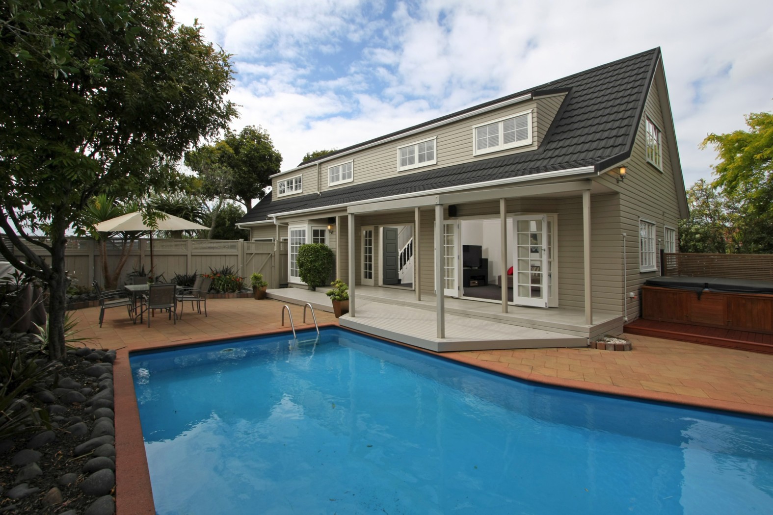 57 Prince Regent Drive, HALF MOON BAY, Manukau City
