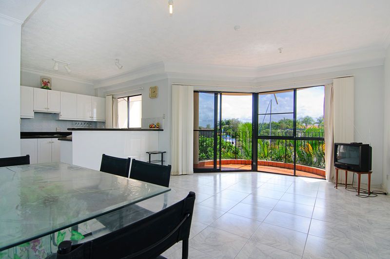 7/12 Canal Avenue, RUNAWAY BAY, QLD 4216