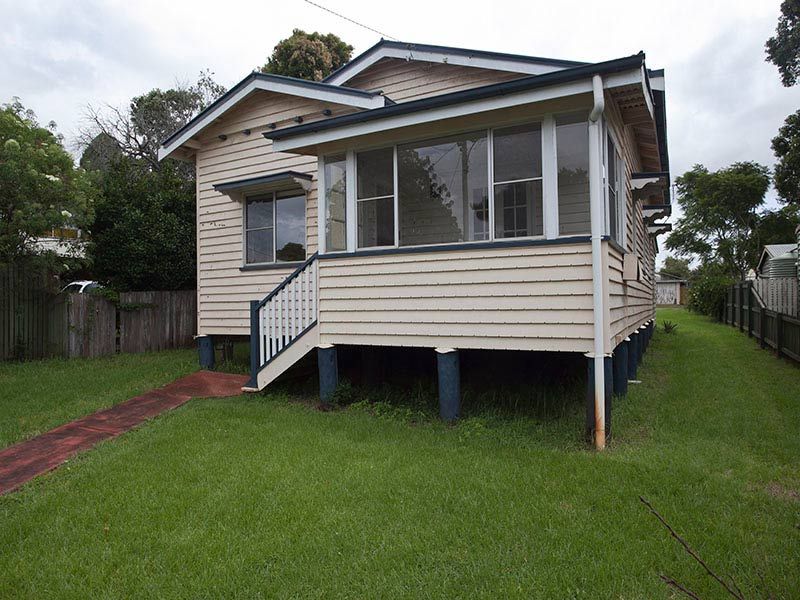 5 Victor Street, EAST TOOWOOMBA QLD 4350