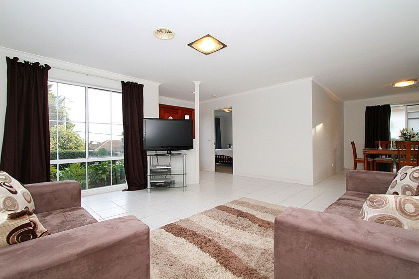 82 Summerhill Road, RESERVOIR, VIC 3073