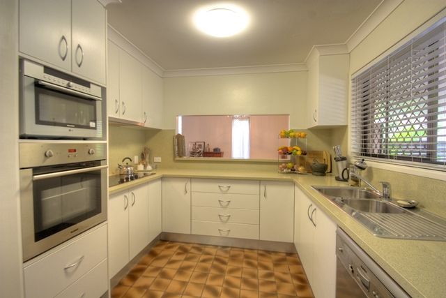9 Glen Noble Avenue, REDBANK PLAINS, QLD 4301