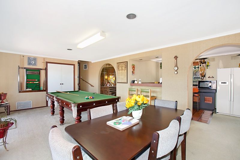 32 Benwerrin Drive, WANTIRNA, VIC 3152