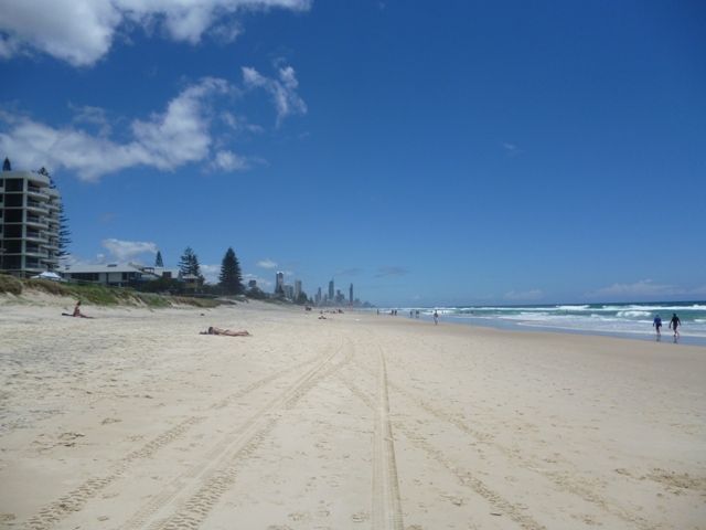 2 Heron Avenue, MERMAID BEACH QLD 4218