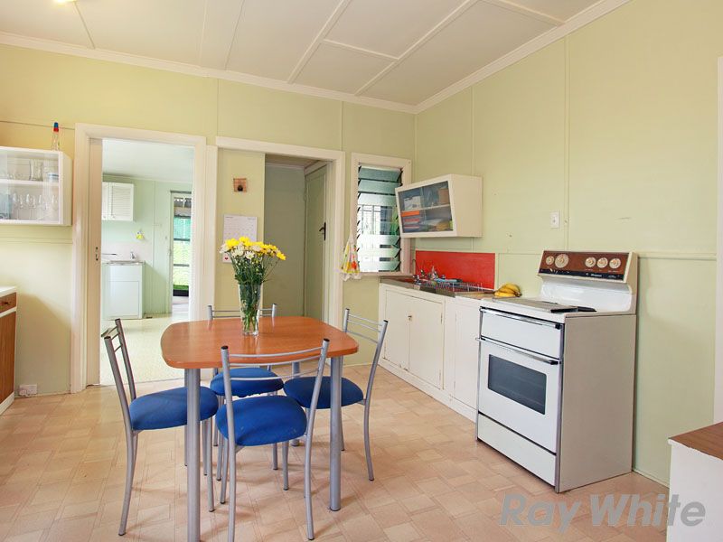 18 Chisholm Street, STAFFORD HEIGHTS, QLD 4053