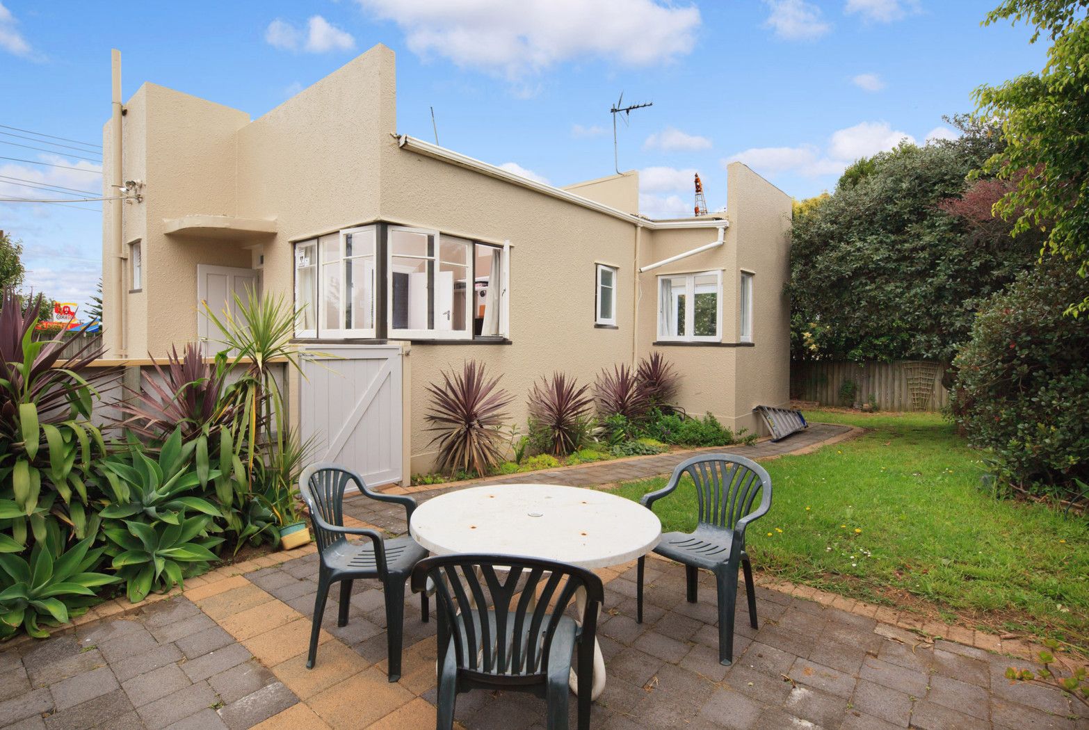 199 Puhinui Road, PAPATOETOE, Manukau City