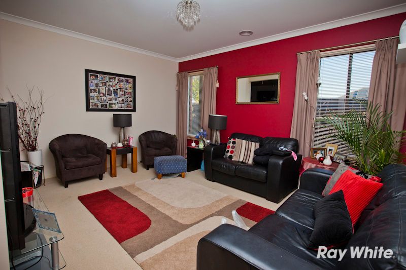 2 Britton Drive, PAKENHAM, VIC 3810