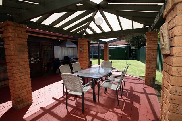 1 Bandera Avenue, GLENFIELD PARK, NSW 2650